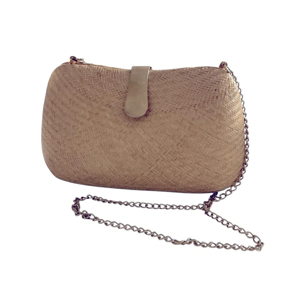 Clutch Woven with‎ gold chain Y2K